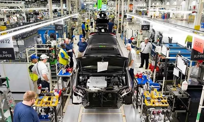 Nhà máy của Toyota ở Kentucky sẽ đảm nhận đồng thời việc sản xuất ôtô điện và ôtô sử dụng động cơ đốt trong. Ảnh The New York Times.