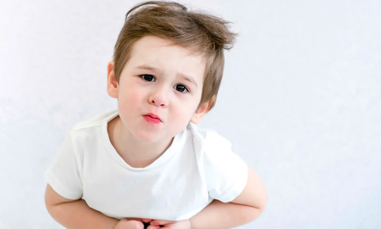 Nguy hiểm từ việc phụ huynh tự lộn bao quy đầu cho trẻ