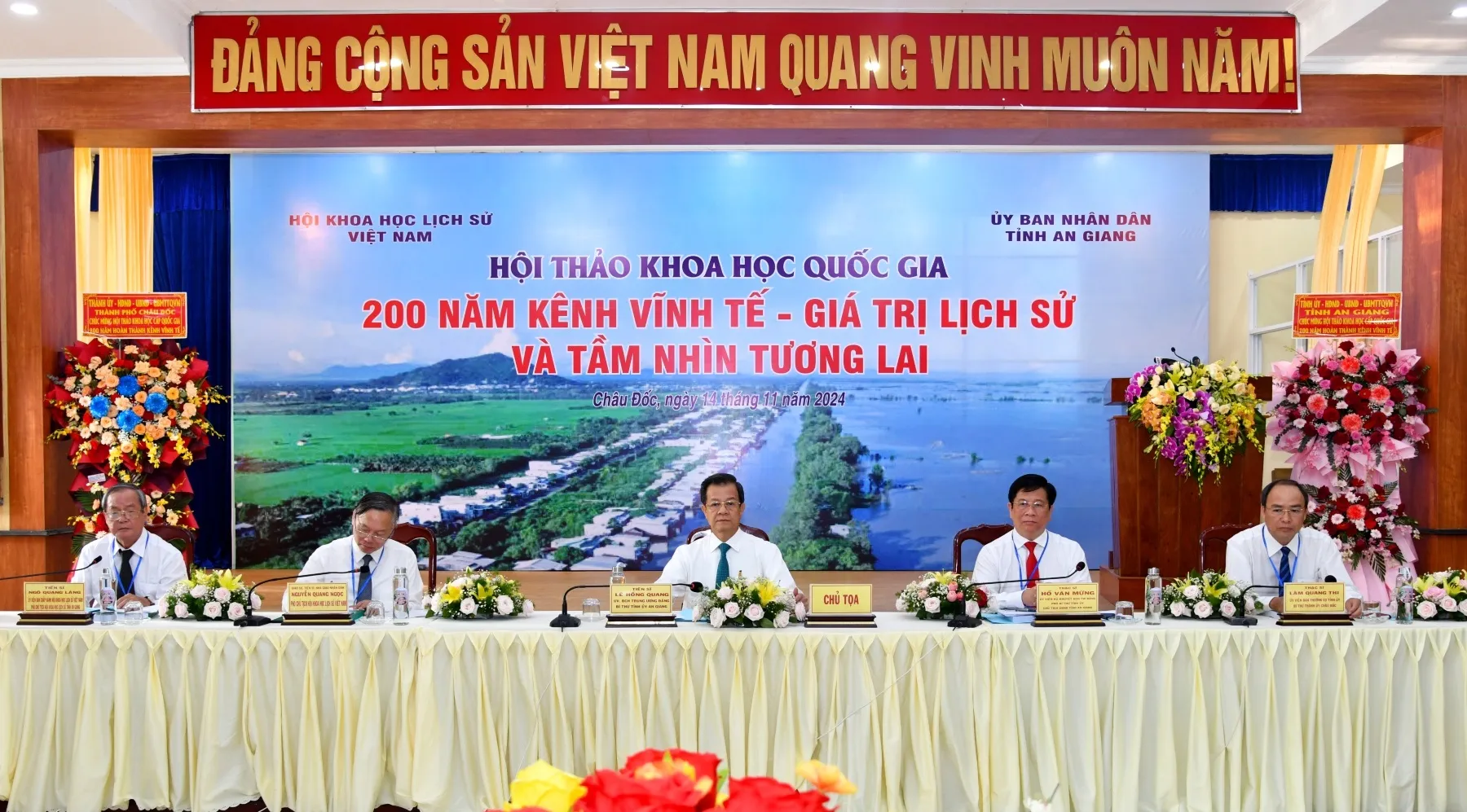 200-nam-kenh-Vinh-Te