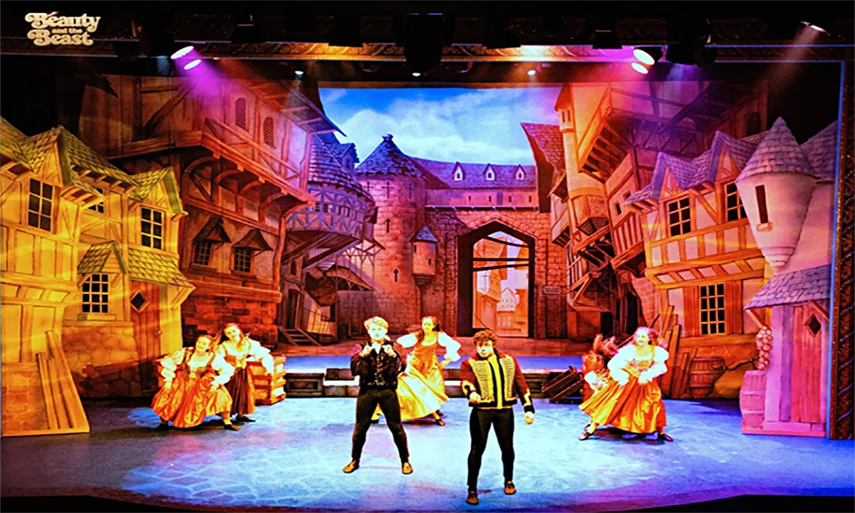 Lần đầu vở kịch “Beauty and the Beast” khéo léo dung hòa văn hóa Anh - Việt