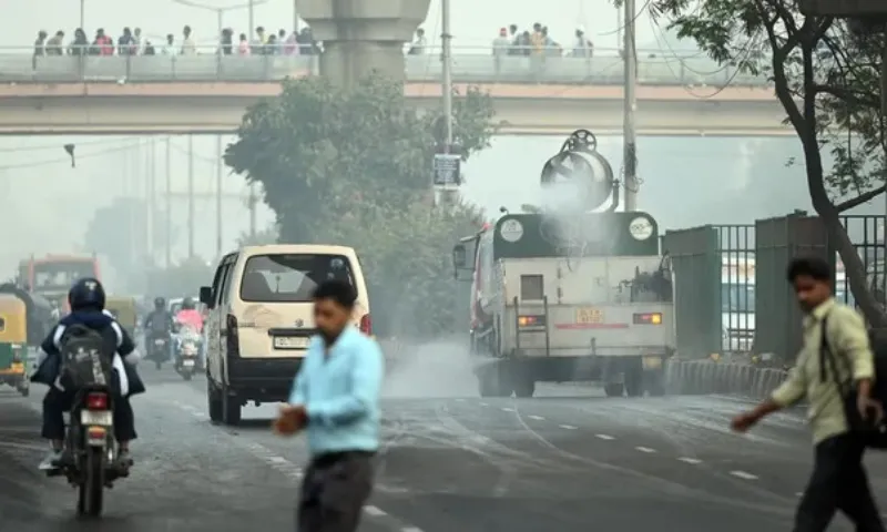 Ấn Độ: Tăng cường kiểm soát phương tiện ô nhiễm tại New Delhi