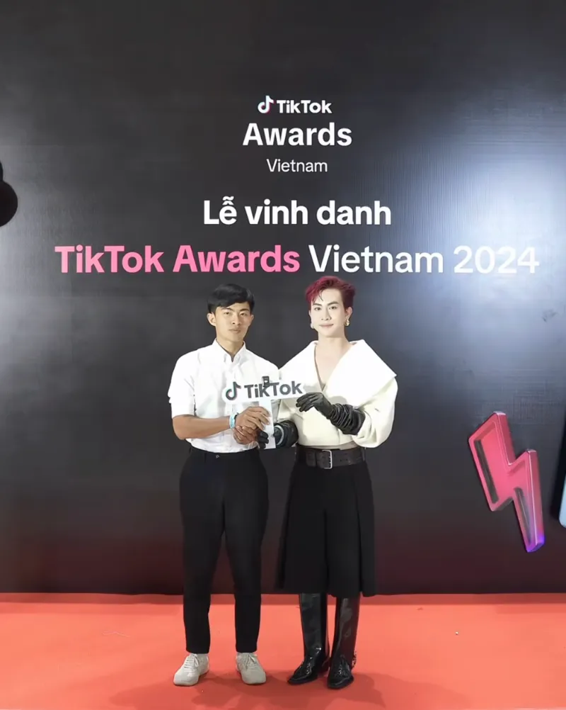 tiktok-awards-2024-quy-mo-hoanh-trang-nhung-to-chuc-thieu-chuyen-nghiep-33