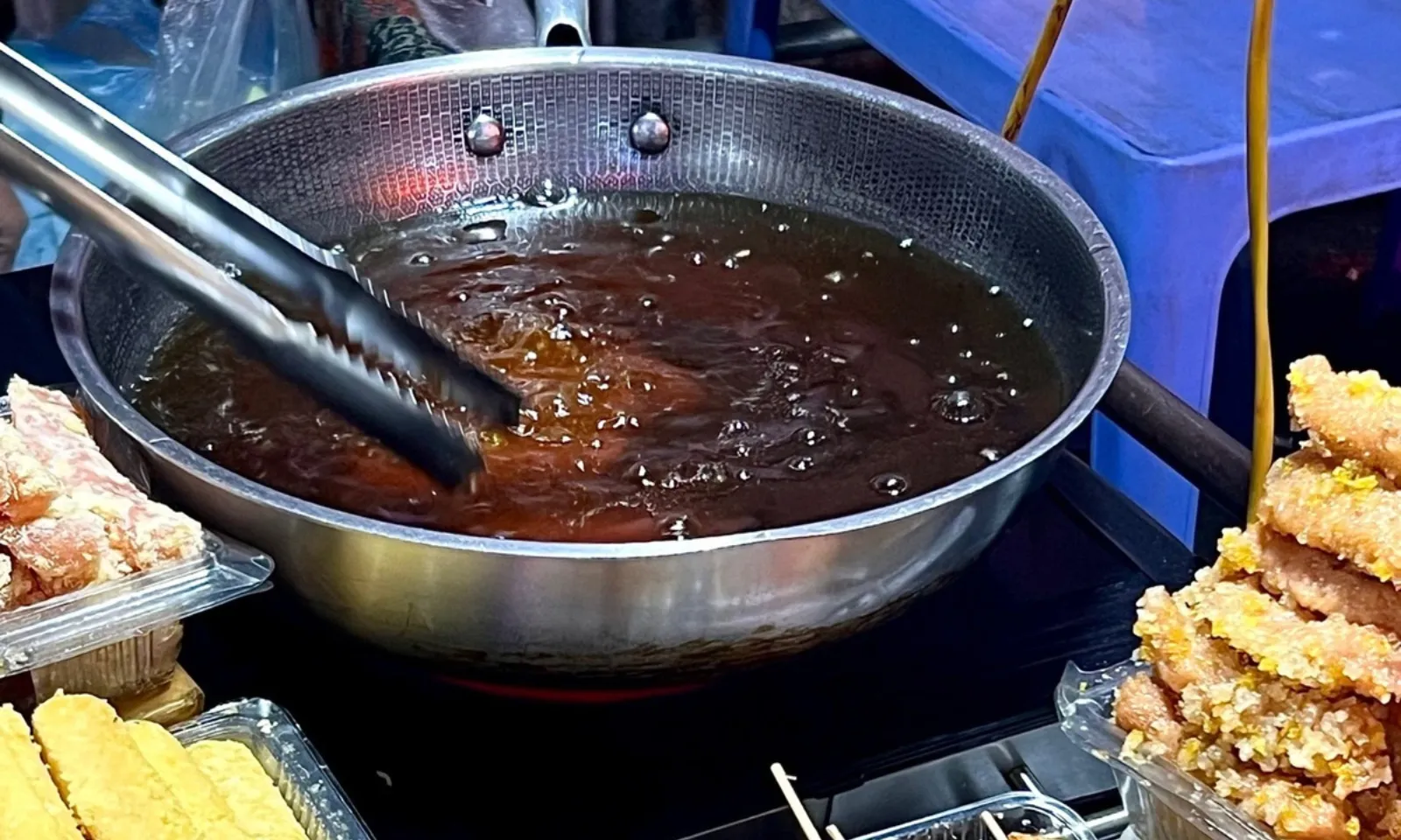 Sử dụng dầu ăn sai cách có thể dẫn đến nguy cơ tăng mỡ máu và các hệ luỵ sức khoẻ khác