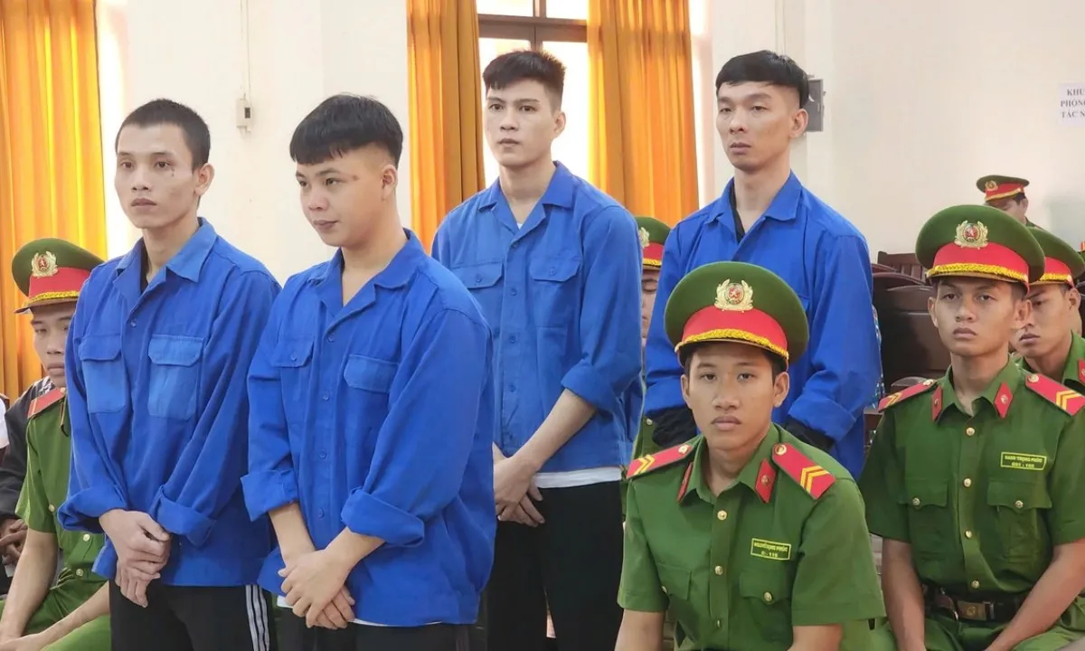 Dùng gỗ tre đánh người dã man, 4 thanh niên lãnh 31 năm tù