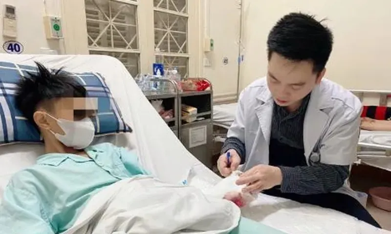 Nhiều thiếu niên mất ngón tay vì pháo tự chế