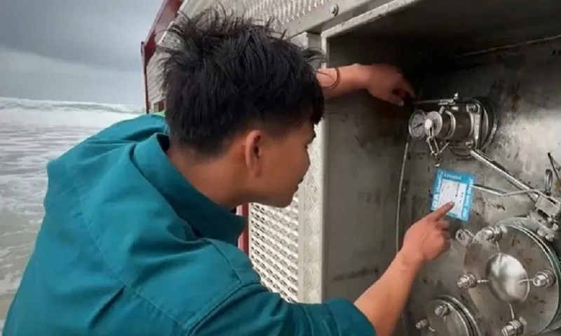 Đã có công ty nhận là chủ sở hữu ba bồn chứa trôi dạt vào bờ biển Quảng Ngãi 