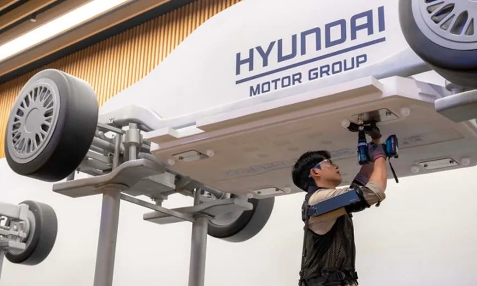 Hyundai ra mắt robot đeo tăng cường sức mạnh cơ bắp