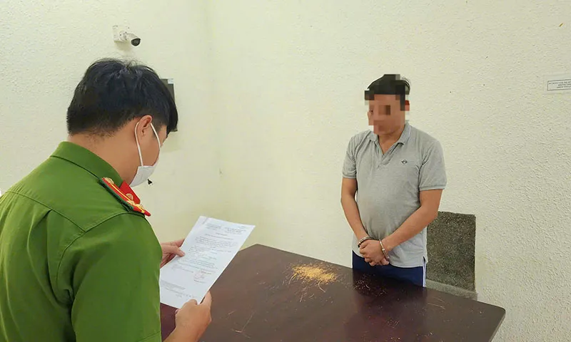 Khởi tố, bắt tạm giam kẻ dùng dao tấn công CSGT sau khi bị đo nồng độ cồn