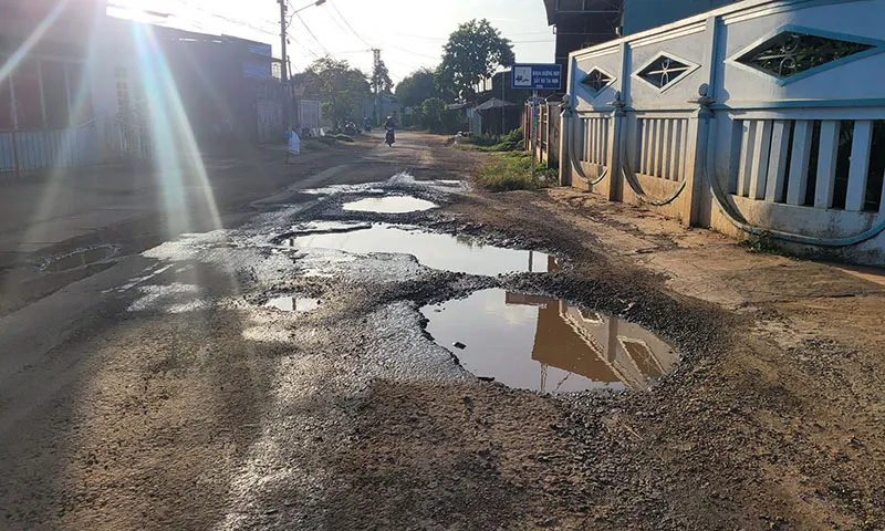Đường Lê Văn Hưu (phường Yên Thế, TP Pleiku, Gia Lai) xuống cấp nghiêm trọng.