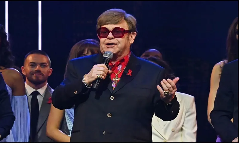 Huyền thoại âm nhạc Elton John bị mất thị lực