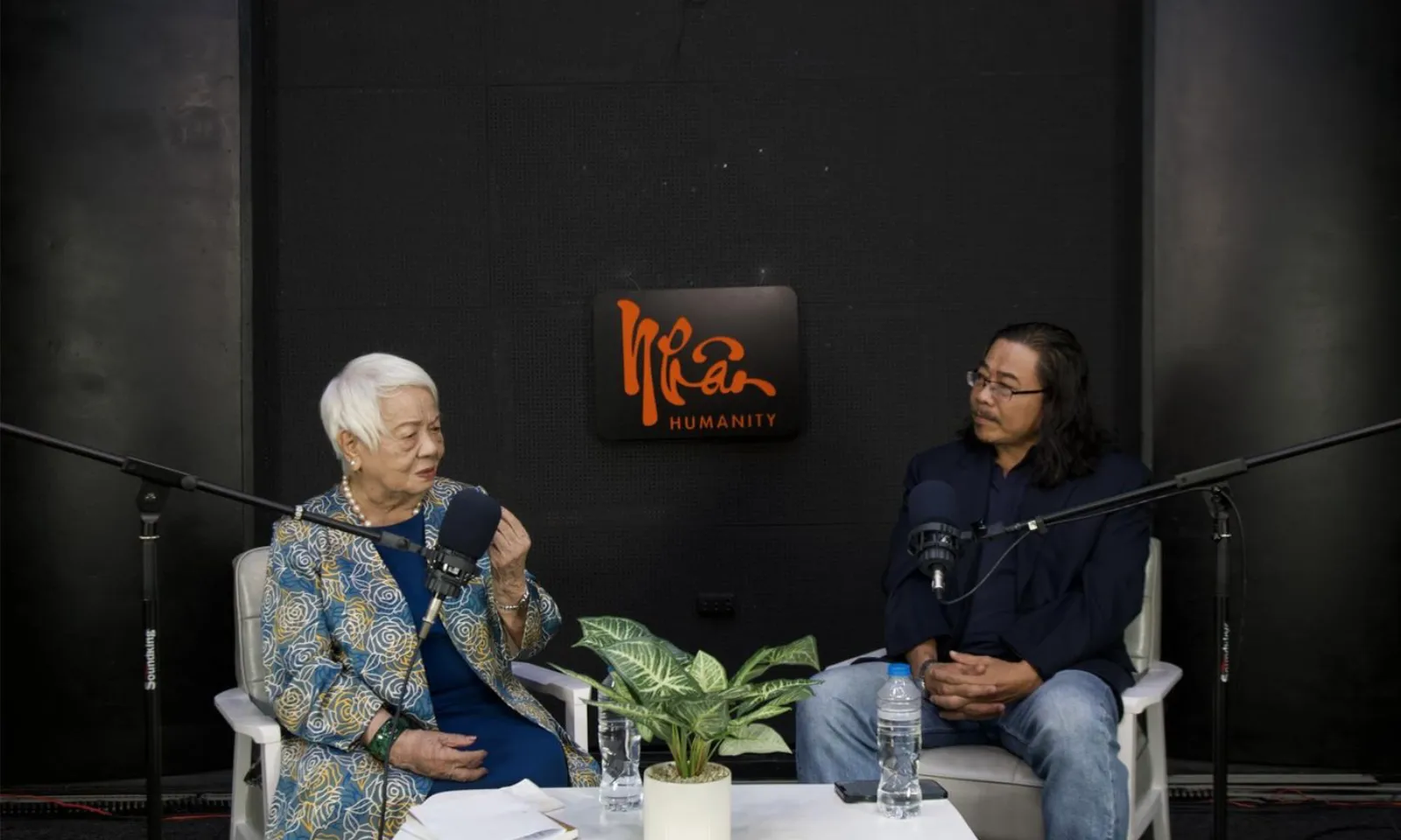 Đạo diễn Xuân Phượng: “Ai nói cứ nói, đoàn người vẫn cứ đi. Hãy để dư luận là việc của người ta”