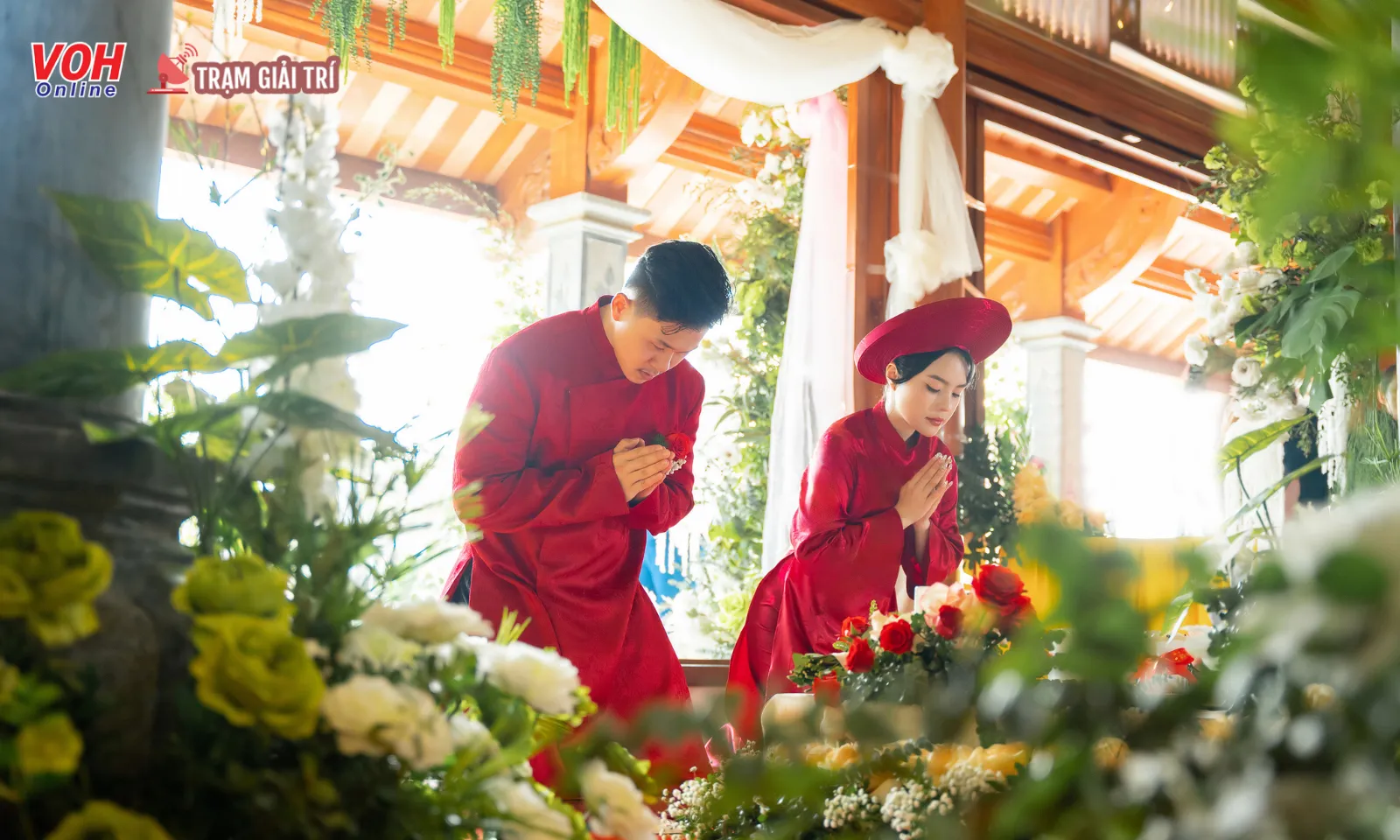 Thái Trinh - Thái Minh diện áo dài, rạng rỡ trong lễ hằng thuận