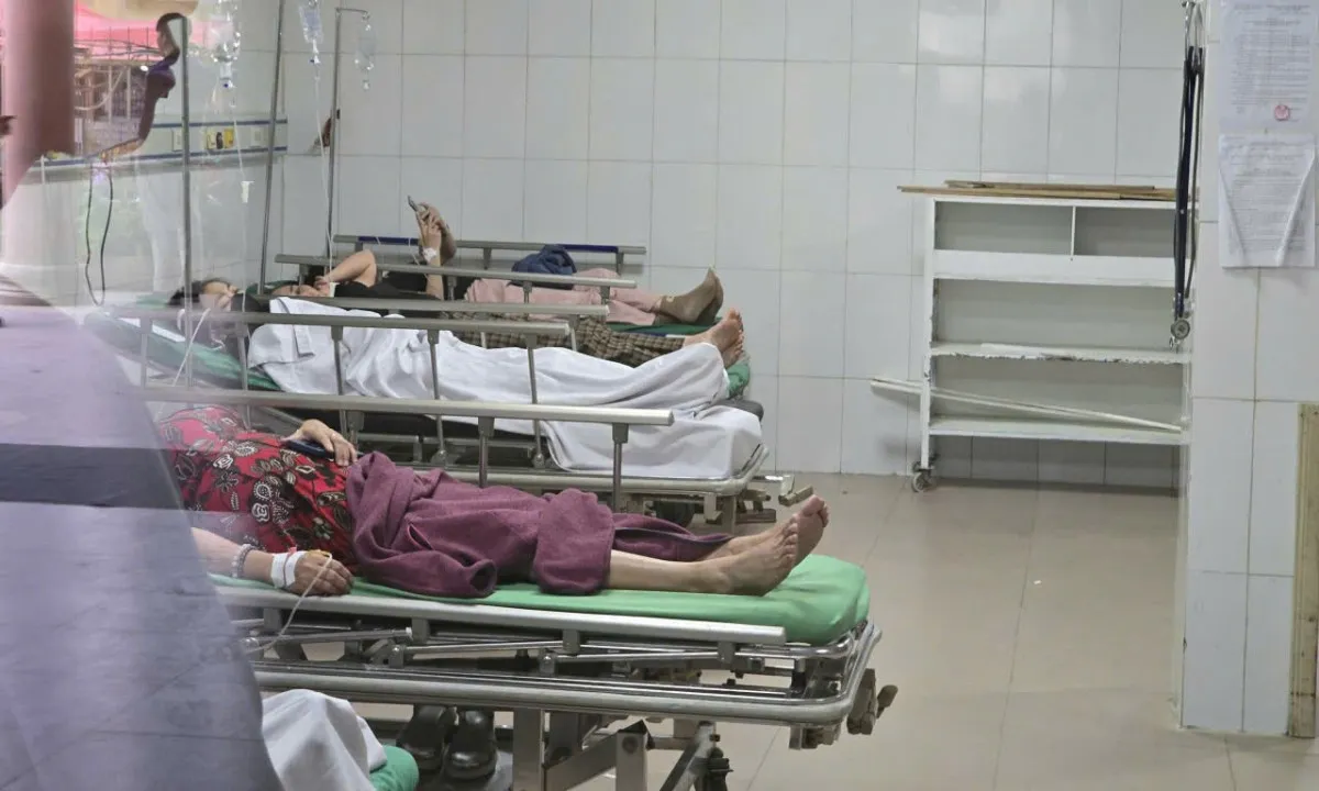 Nghệ An: Hàng chục công nhân nhập viện sau bữa trưa nghi ngộ độc
