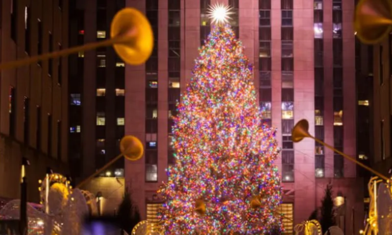 Lễ thắp sáng cây thông Noel ở Trung tâm Rockefeller, New York