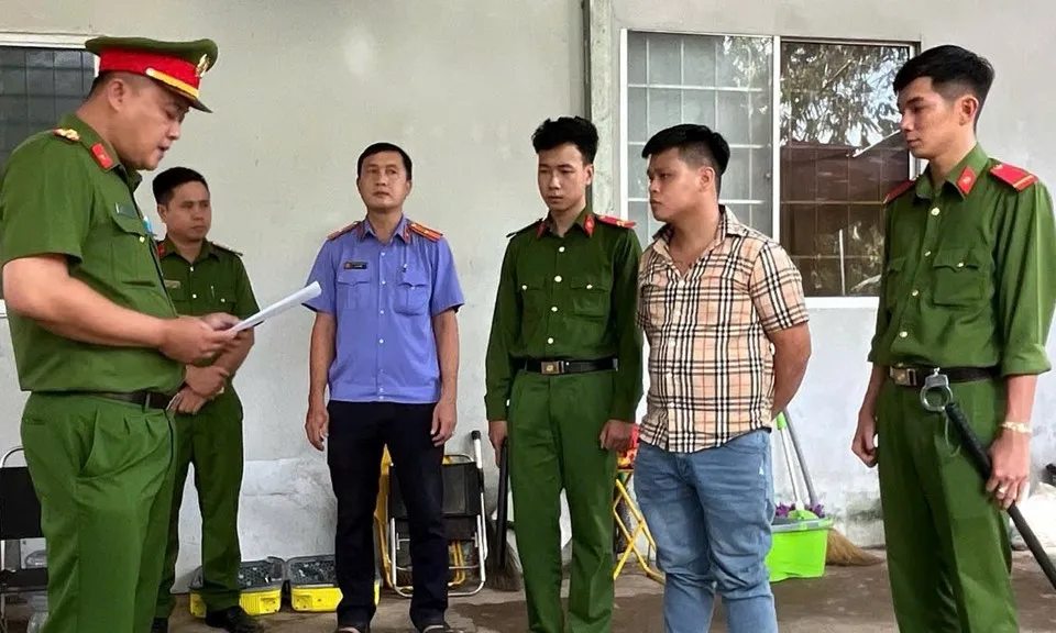 Vĩnh Long: Bắt 2 đối tượng nổ súng vào nhà dân