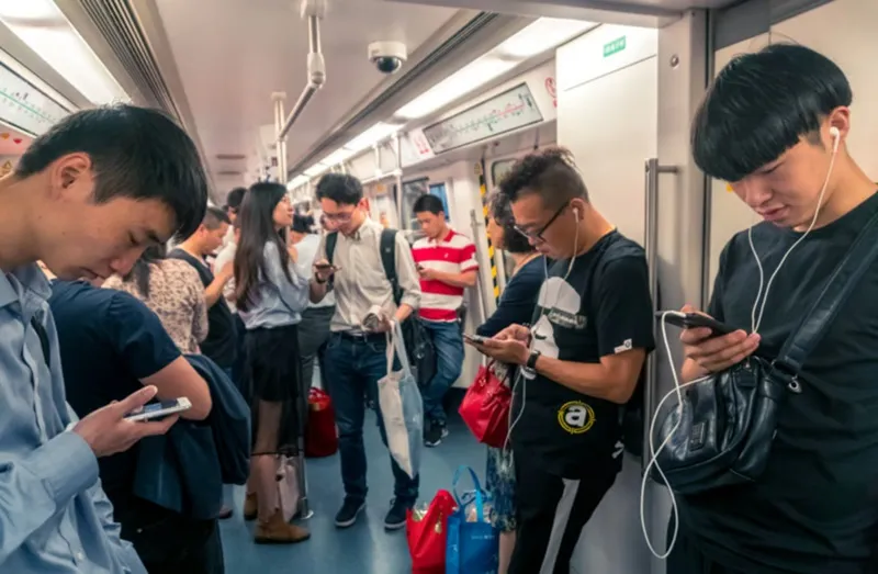 khong-dung-dien-thoai-02-11170551-1733550397239-1733550397404823802259