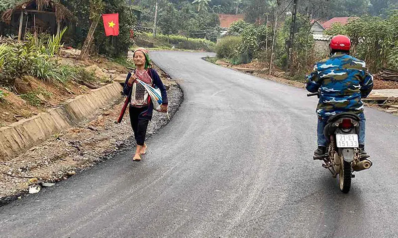 Yên Bái: Đường nối cao tốc Nội Bài - Lào Cai dài 33 km đã trải nhựa đường