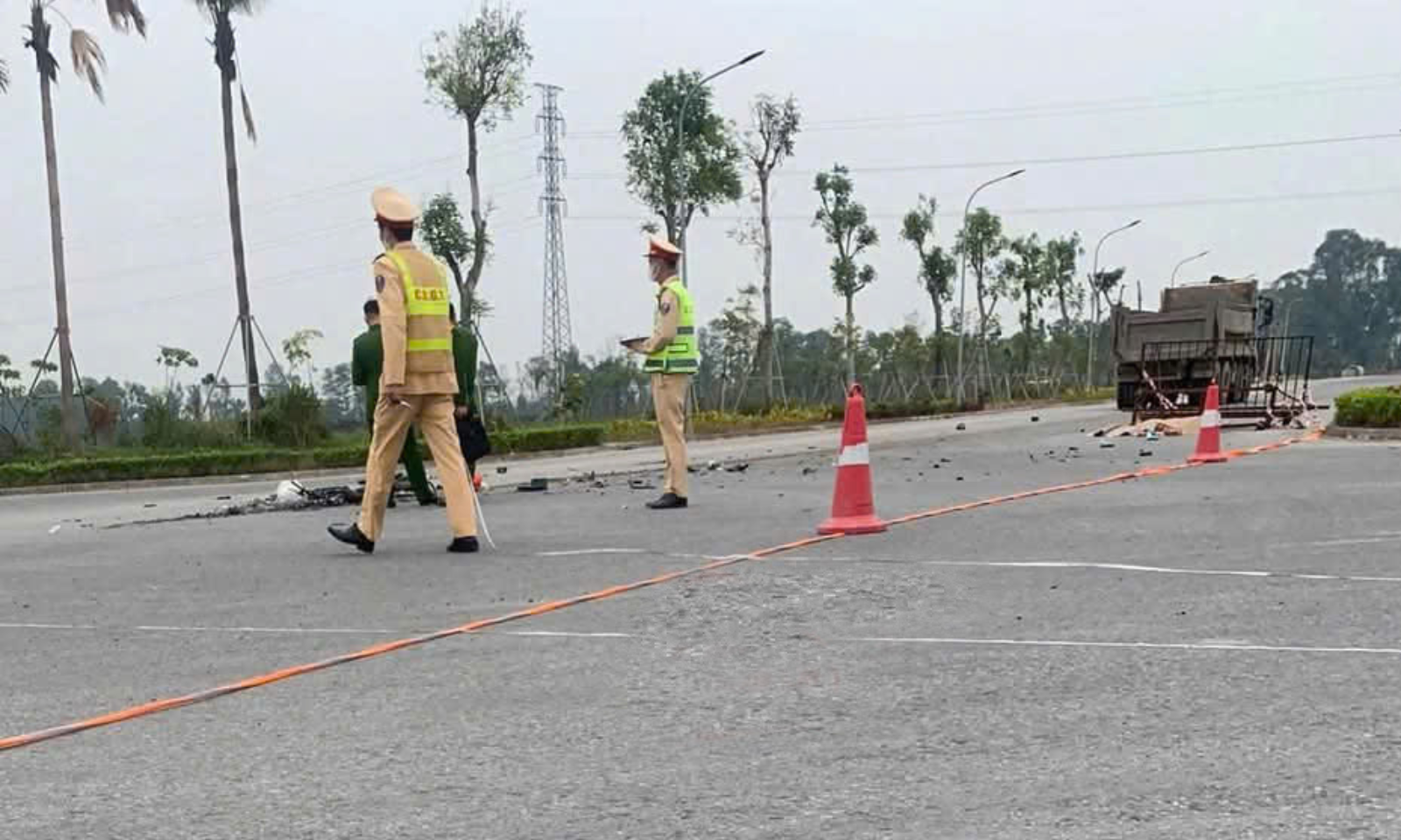 Hưng Yên: Va chạm với xe tải, người phụ nữ tử vong tại chỗ