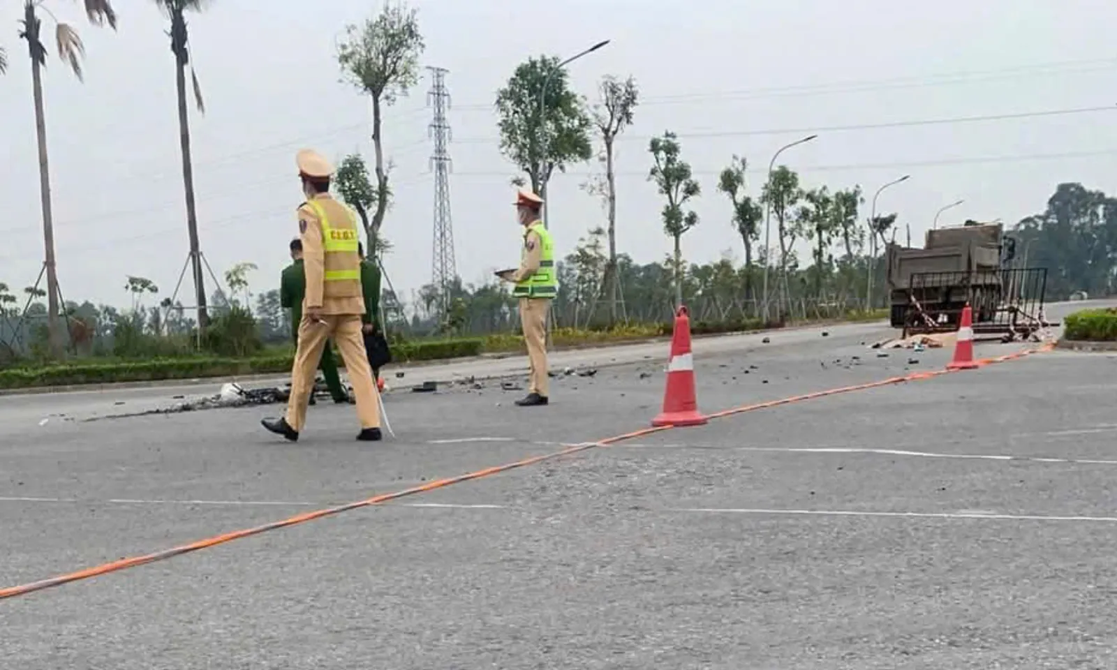 Hưng Yên: Va chạm với xe tải, người phụ nữ tử vong tại chỗ
