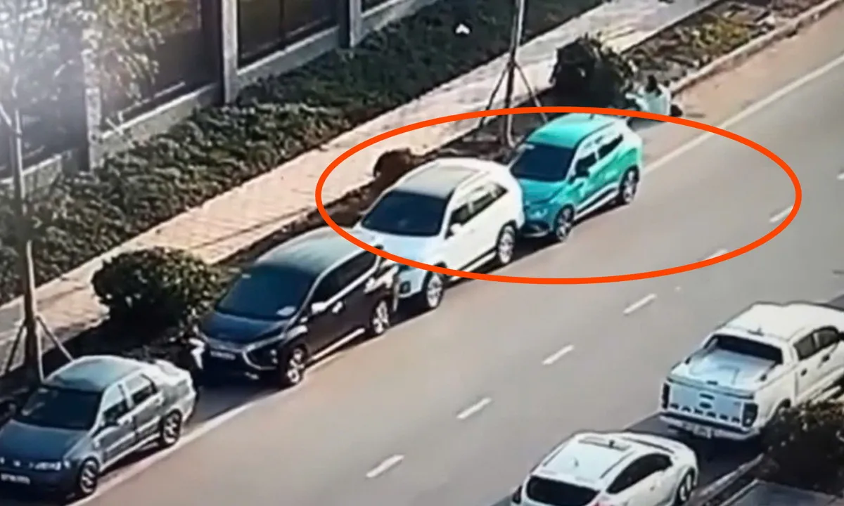 Video clip: Taxi điện tông hành khách vừa xuống xe, gây tai nạn liên hoàn