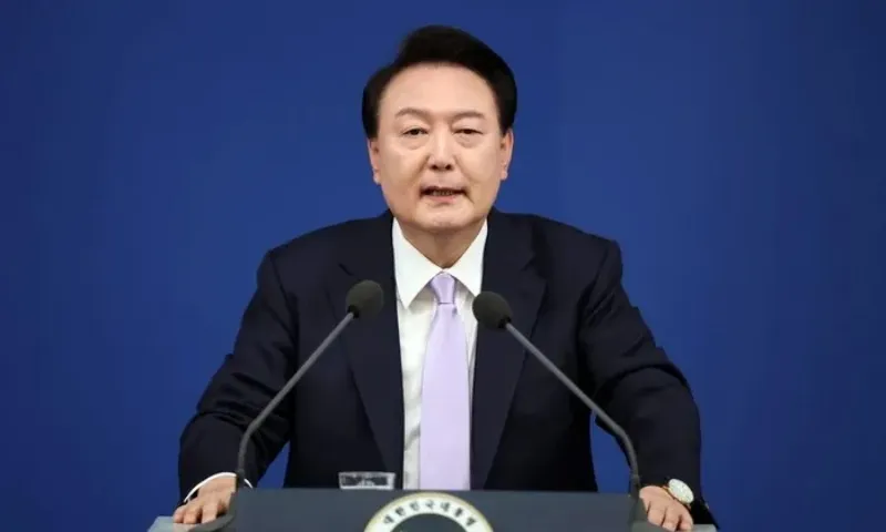 Tổng thống Hàn Quốc Yoon Suk Yeol bị cấm xuất cảnh giữa cáo buộc phản quốc