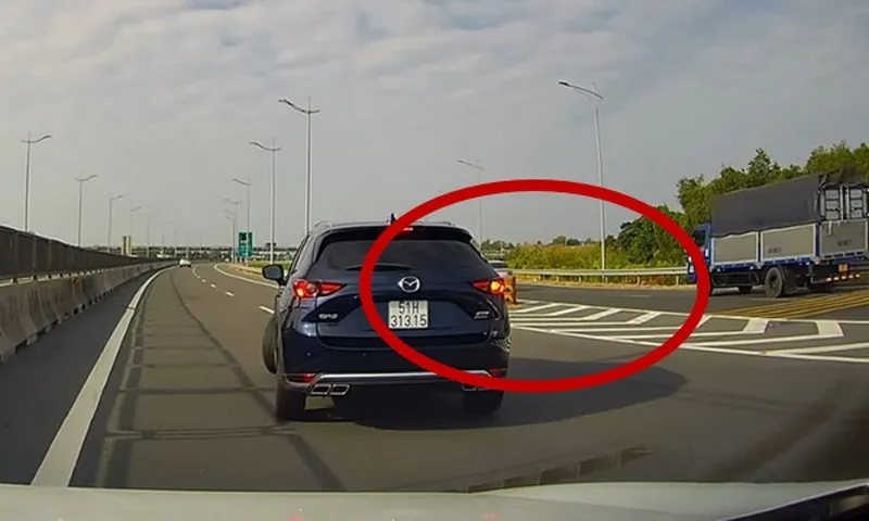 Lại thêm một trường hợp ô tô đi lùi trên cao tốc