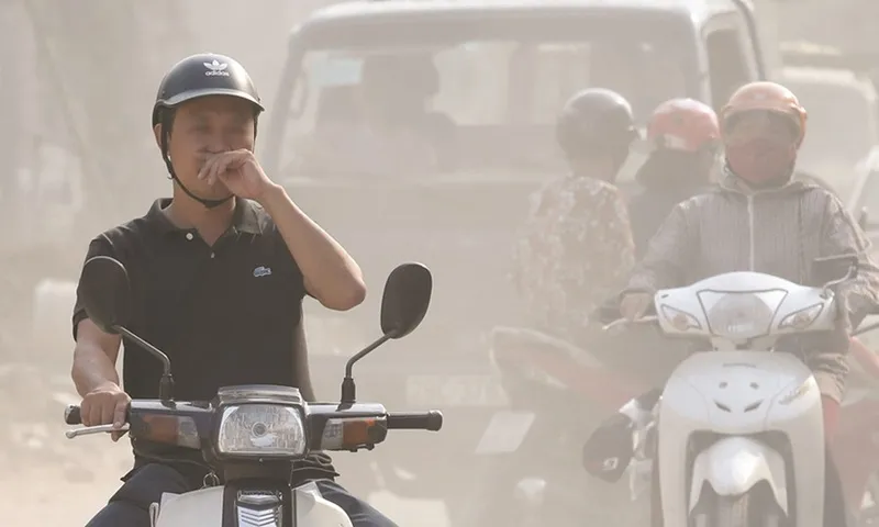 Ô nhiễm không khí tại Hà Nội và TPHCM: Thách thức và giải pháp