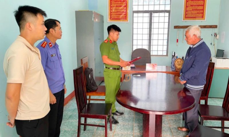 Gia Lai: Khởi tố người đàn ông giả danh nhà báo để lừa chạy án