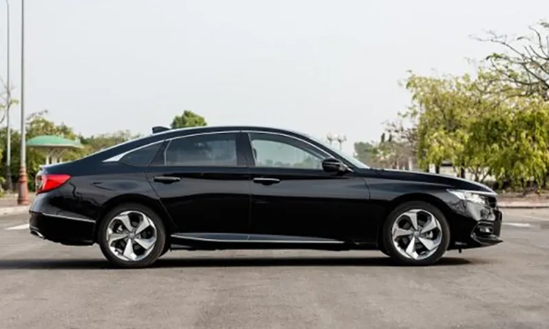 Top 10 xe ô tô bán chậm nhất tháng 11/2024