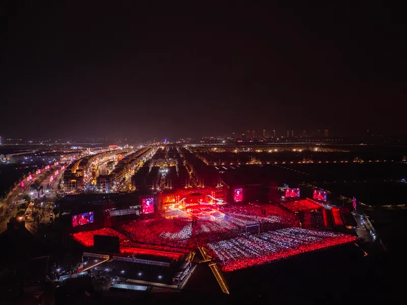 concert-anh-trai-vuot-ngan-chong-gai-day-2-bung-no-voi-nhung-tiet-muc-hoanh-trang005