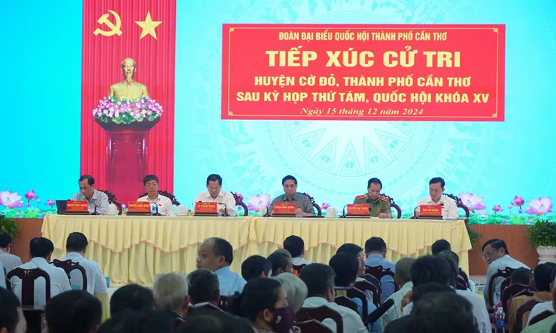 Quang cảnh buổi tiếp xúc cử tri huyện Cờ Đỏ, TP Cần Thơ. Ảnh LĐO