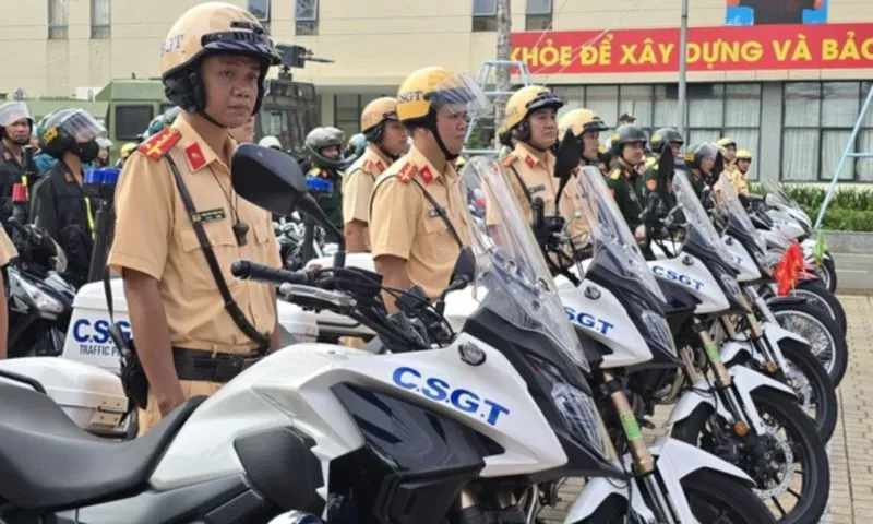 Điểm tin trưa 15/12: Công an TPHCM ra quân trấn áp tội phạm | Đèo Khánh Lê tê liệt do sạt lở