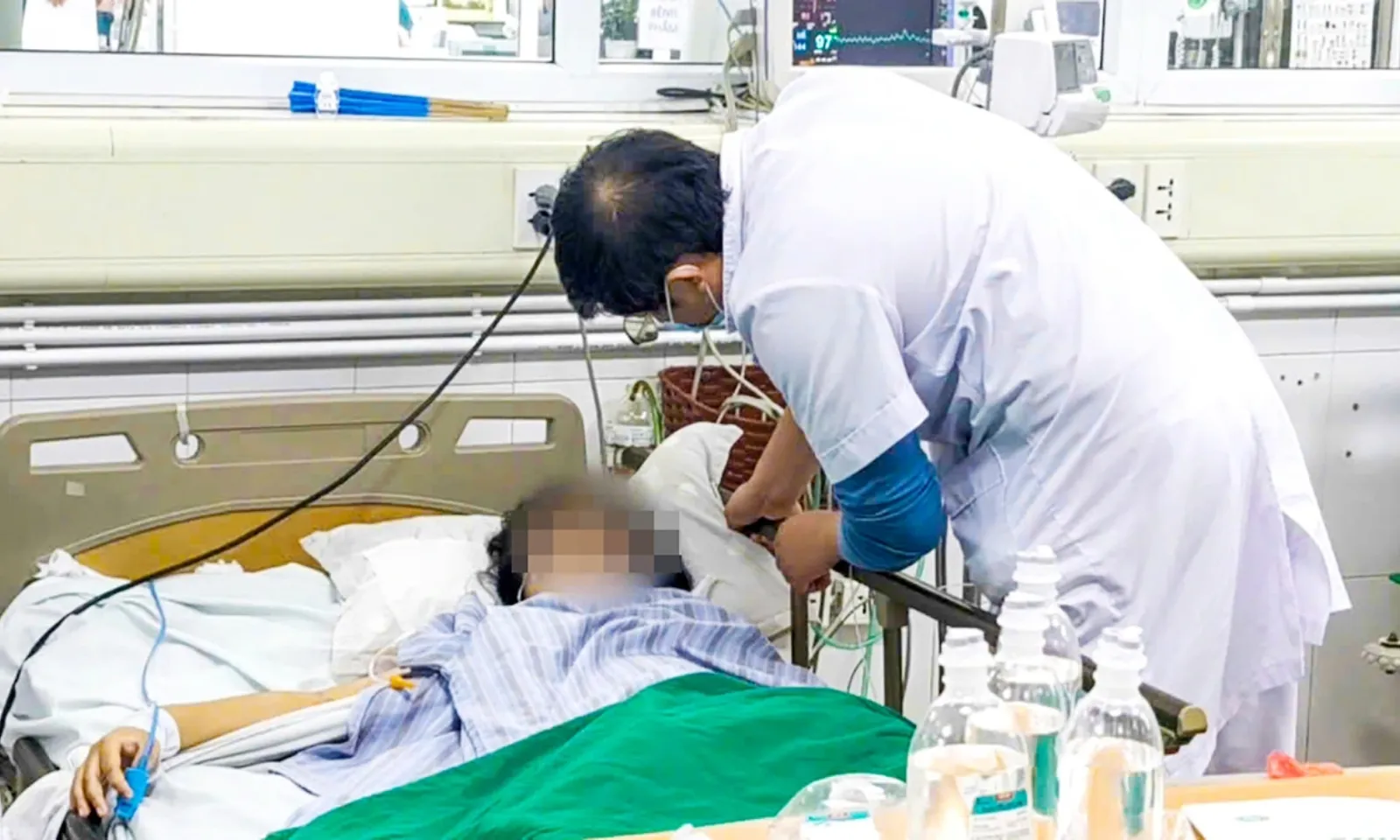 Cô gái trẻ rối loạn tâm thần bất thường, nguyên nhân đến từ khối u buồng trứng