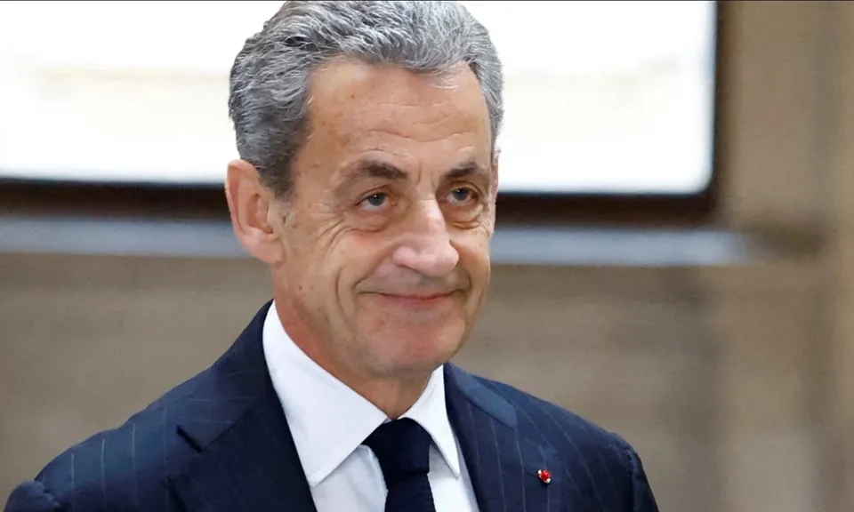 Cựu tổng thống Pháp Nicolas Sarkozy phải đeo ‘vòng điện tử’ vì tội tham nhũng