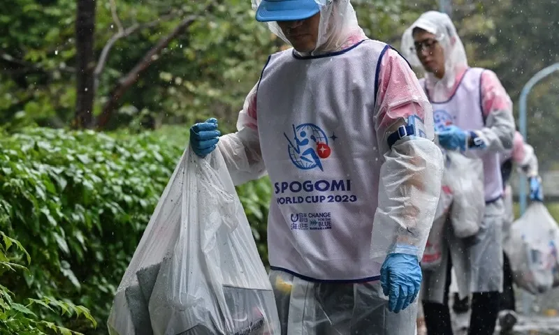 Thành phố Fukushima, Nhật Bản sẽ công khai danh tính người đổ rác sai quy định