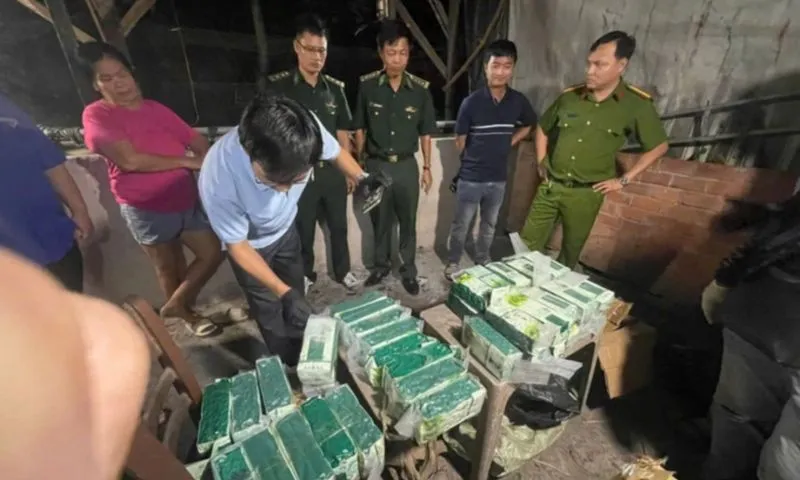 Phá đường dây buôn ma túy khủng, thu giữ hơn 200kg ma túy tổng hợp