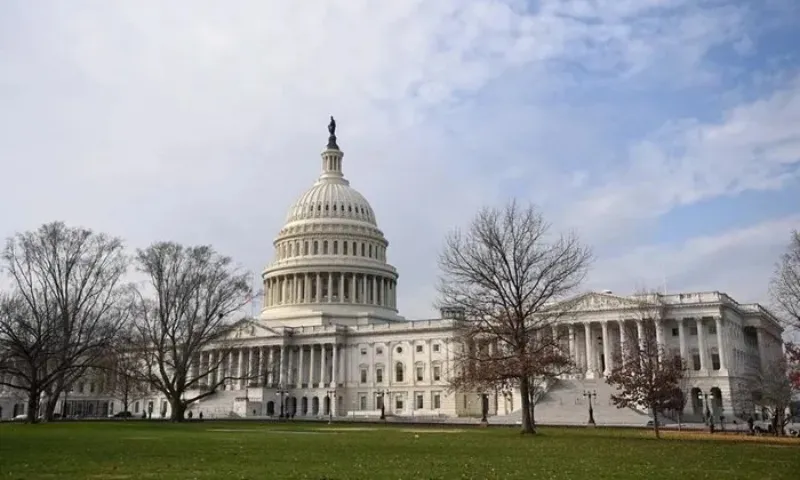 Hạ viện Mỹ thông qua dự luật phút chót, tránh nguy cơ đóng cửa chính phủ