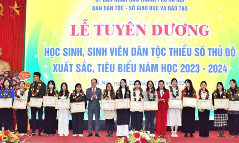 Hà Nội tuyên dương 190 học sinh, sinh viên dân tộc thiểu số xuất sắc