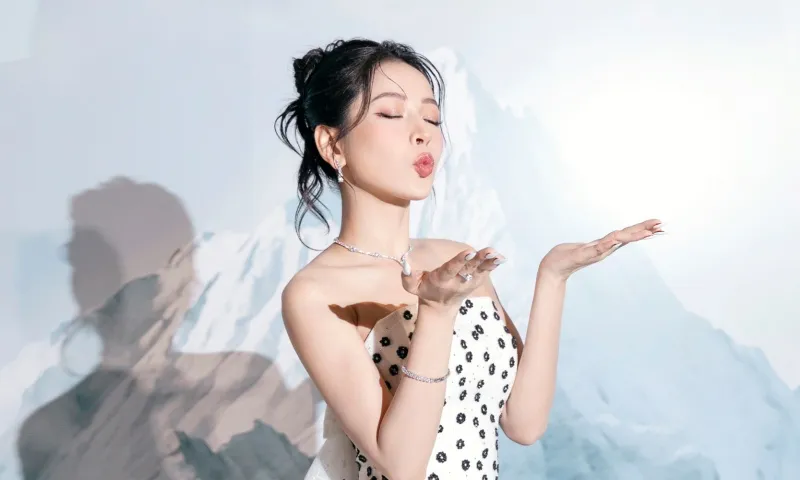 Chi Pu gây thương nhớ trong sự kiện tôn vinh vẻ đẹp nguyên bản