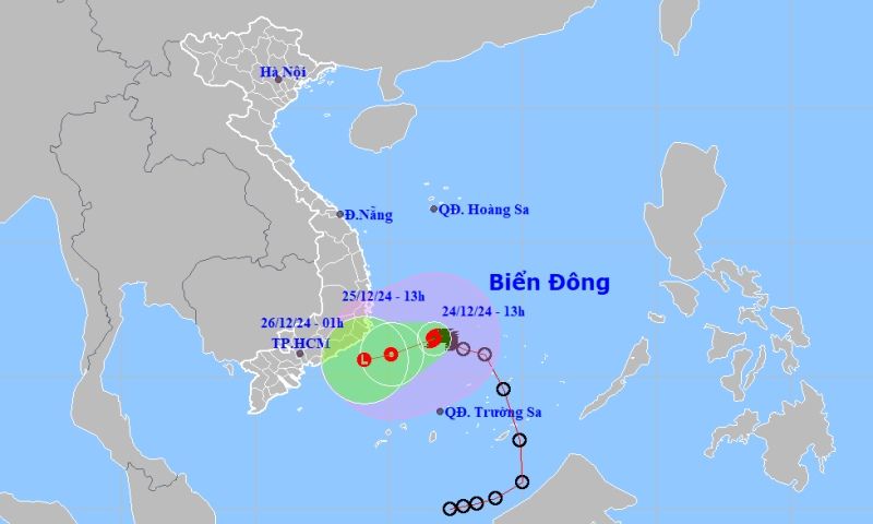 Bão số 10 trên Biển Đông suy yếu, cảnh báo gió mạnh và sóng lớn