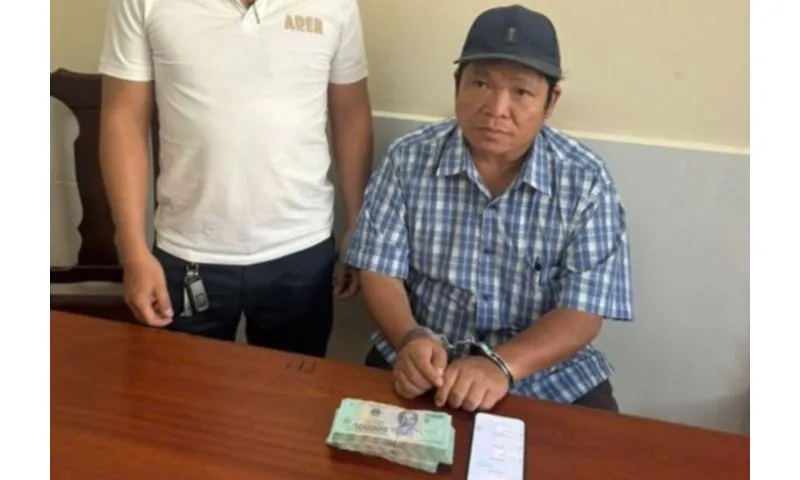 Mạo danh quen đại tá công an, lừa 150 triệu đồng của người vi phạm