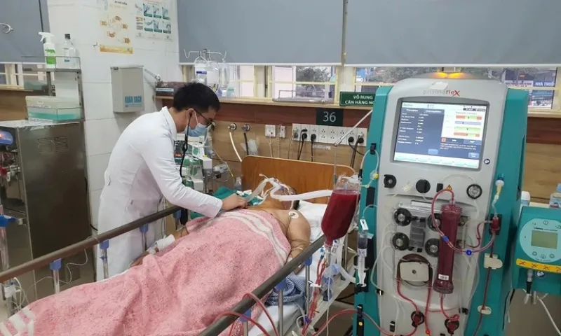 Vụ 20 người ngộ độc tại Long Biên: Rượu trắng là nguyên nhân