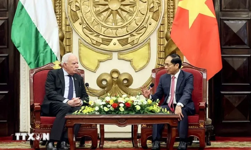 Phó Thủ tướng, Bộ trưởng Ngoại giao tiếp Đặc phái viên của Tổng thống Palestine