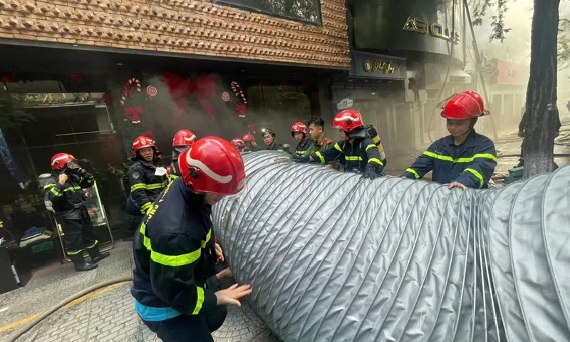 Nguyên nhân cháy quán bar gần chợ Bến Thành do tia lửa hàn