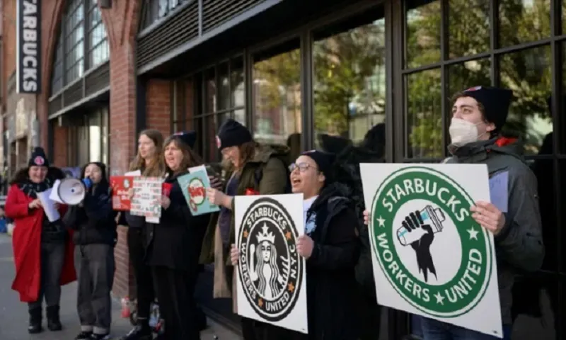 Starbucks đối mặt cuộc đình công lớn nhất lịch sử vào đêm Giáng sinh