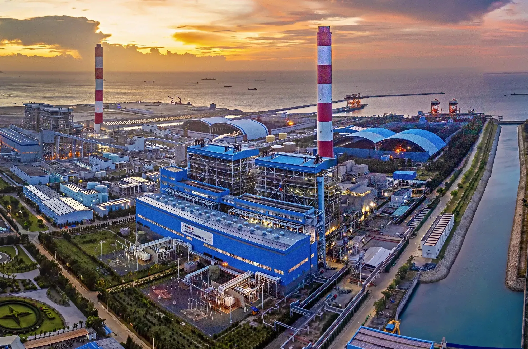 hinh-2-nha-may-nhiet-dien-vinh-tan-2-duy-tri-bao-dam-moi-truong-xanh-sach-dep_20241226135957