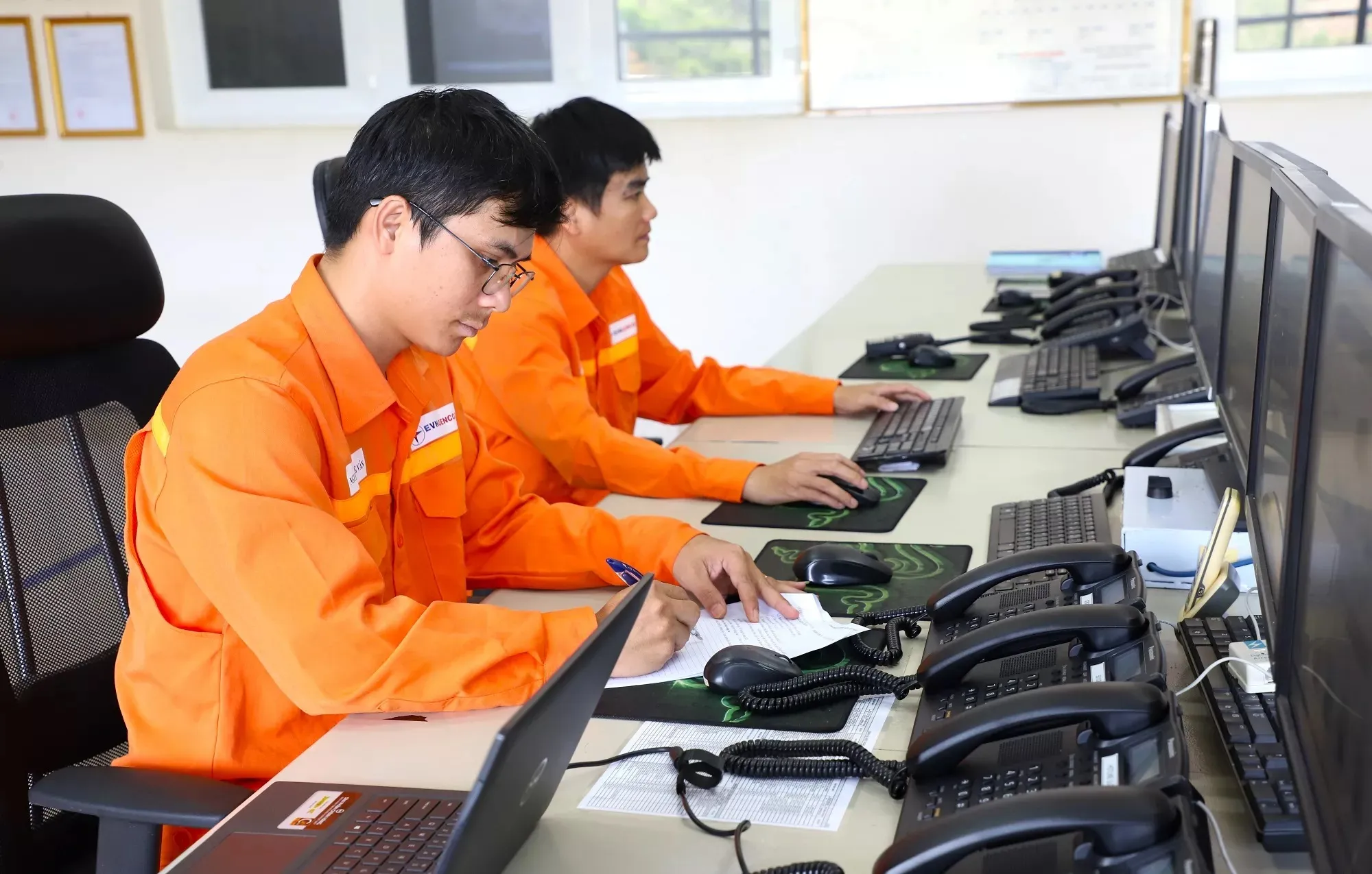 hinh-3-van-hanh-vien-nha-may-serepok-cong-ty-thuy-dien-buon-kuop_20241226135958