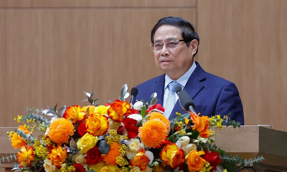 Thủ tướng: Lực lượng công an nhân dân gương mẫu đi đầu tăng tốc bứt phá