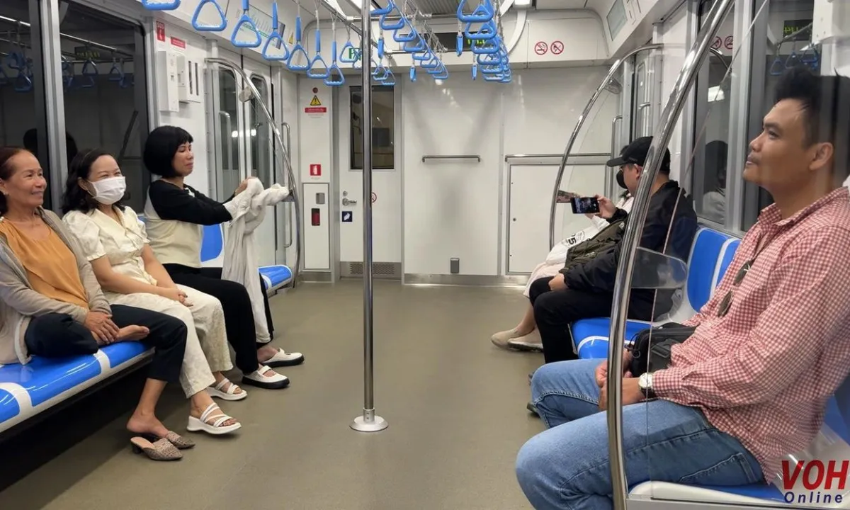 Metro số 1 gặp lỗi tín hiệu phải dừng 10 phút ở ga Ba Son