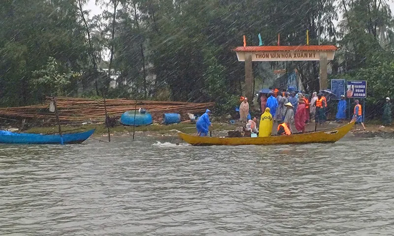 Vụ chìm phà trên sông Trường Giang, Quảng Nam cho kiểm tra các bến khách ven sông